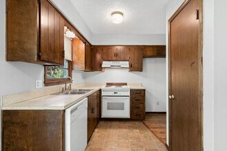 3642 S Farm Rd 135 in Springfield, MO - Building Photo - Building Photo