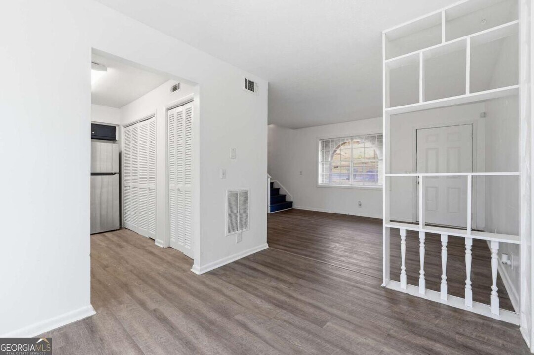 1073 Laurel Ln NW in Conyers, GA - Building Photo