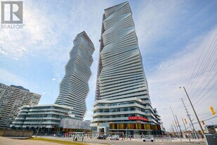 3900 Confederation Pkwy in Mississauga, ON - Building Photo