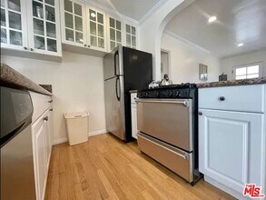 1134 Chelsea Ave in Santa Monica, CA - Building Photo - Building Photo