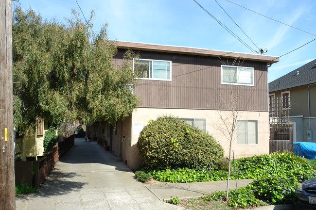 1739 Lincoln St in Berkeley, CA - Foto de edificio - Building Photo