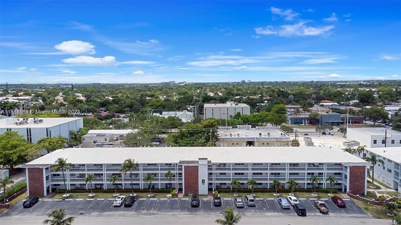 5201 NE 24th Terrace in Fort Lauderdale, FL - Building Photo