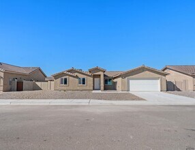 7272 E 45th St in Yuma, AZ - Building Photo - Building Photo