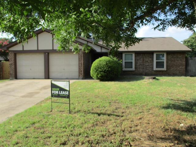 912 Shell Ct in Bedford, TX - Building Photo
