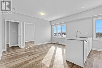 979 N Russell Rd in Russell, ON - Building Photo - Building Photo