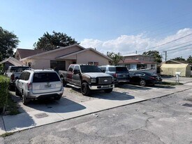 450 NW 43rd Pl in Miami, FL - Building Photo