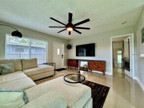 1005 NE 17th Ct in Fort Lauderdale, FL - Building Photo - Building Photo