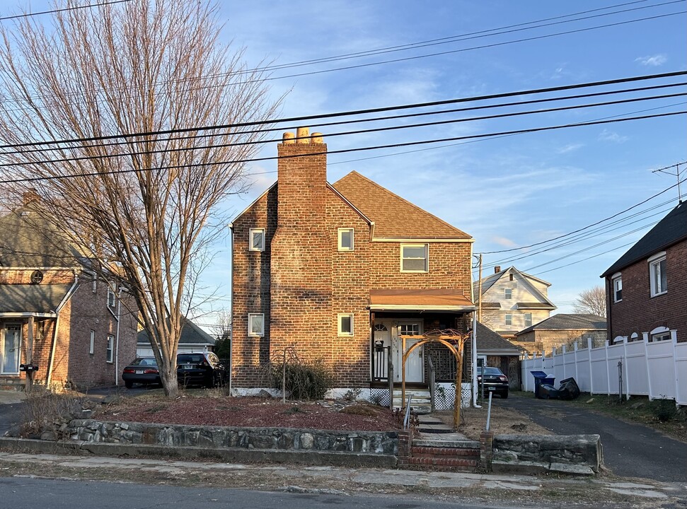 724 Huntington Rd, Unit 724 Huntington  Rd. in Bridgeport, CT - Building Photo