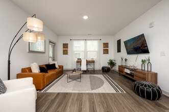 Riley Crossing at Gateway Park in Greenfield, IN - Building Photo - Interior Photo