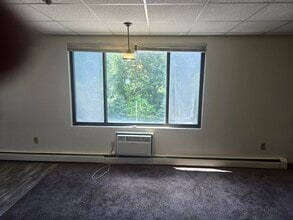 90 Sutton St, Unit 6B in North Andover, MA - Foto de edificio - Building Photo