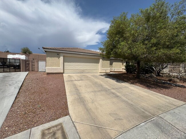 10225 Clarks Creek St in Las Vegas, NV - Building Photo - Building Photo