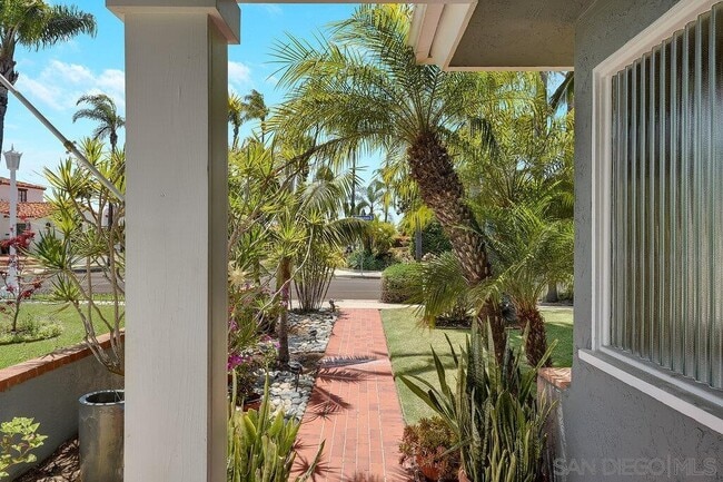 4242 Middlesex Dr in San Diego, CA - Building Photo - Building Photo