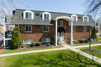 Town Hall Terrace in Grand Island, NY - Building Photo - Building Photo