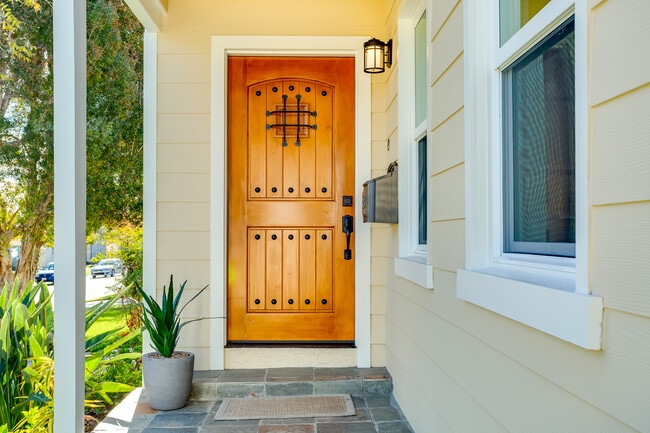 8345 Westlawn Avenue in Los Angeles, CA - Building Photo - Building Photo