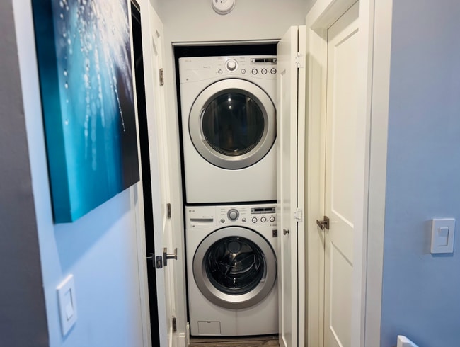 206 Liberty Ct, Unit 206 in Deerfield Beach, FL - Foto de edificio - Building Photo