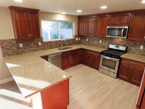 11852 Crystal Ave in Chino, CA - Building Photo - Building Photo