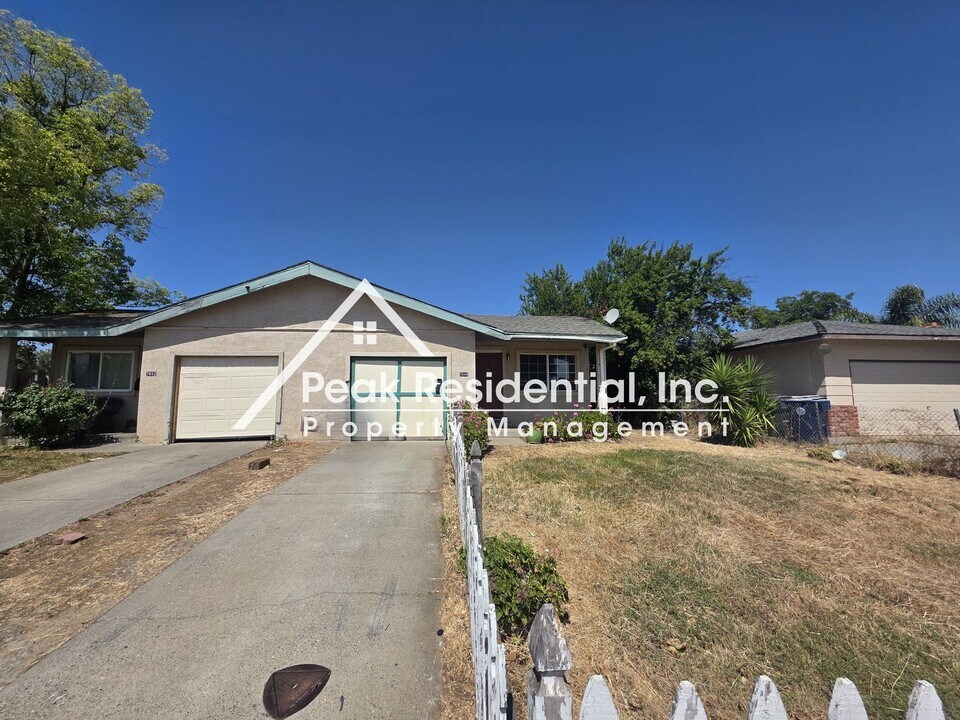 7848 Detroit Blvd in Sacramento, CA - Building Photo
