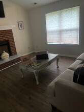 521 Brooklyn Ct in Virginia Beach, VA - Foto de edificio - Building Photo