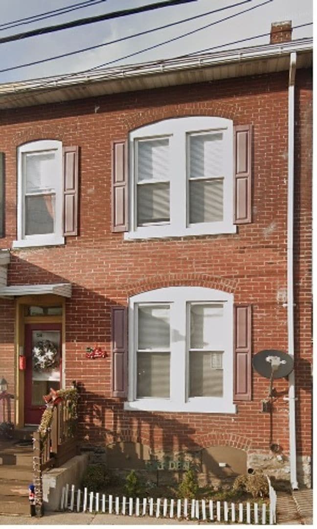 property at 1215 Lehman St