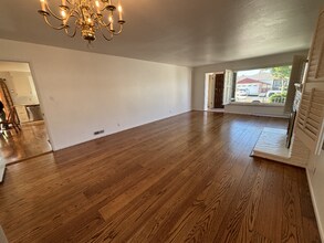 3275 Washington St in Alameda, CA - Building Photo - Building Photo