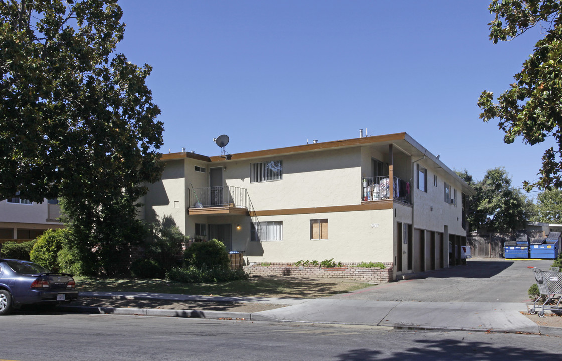 947 Tamarack Ln in Sunnyvale, CA - Building Photo