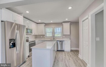 2209 Hammonds Ferry Rd in Halethorpe, MD - Building Photo - Building Photo