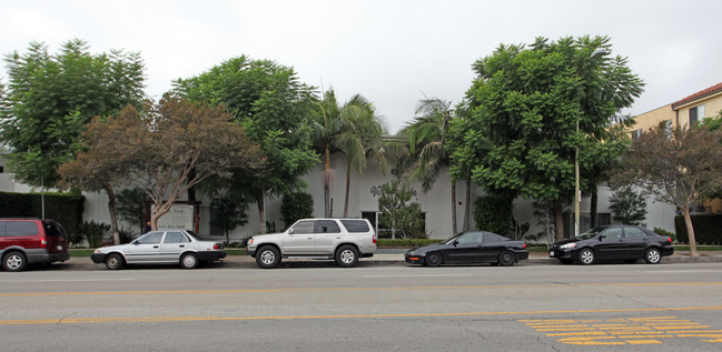 Villa Verde Apartments in Northridge, CA - Building Photo - Building Photo