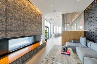 2510 6th Ave, Unit 2501 in Seattle, WA - Building Photo