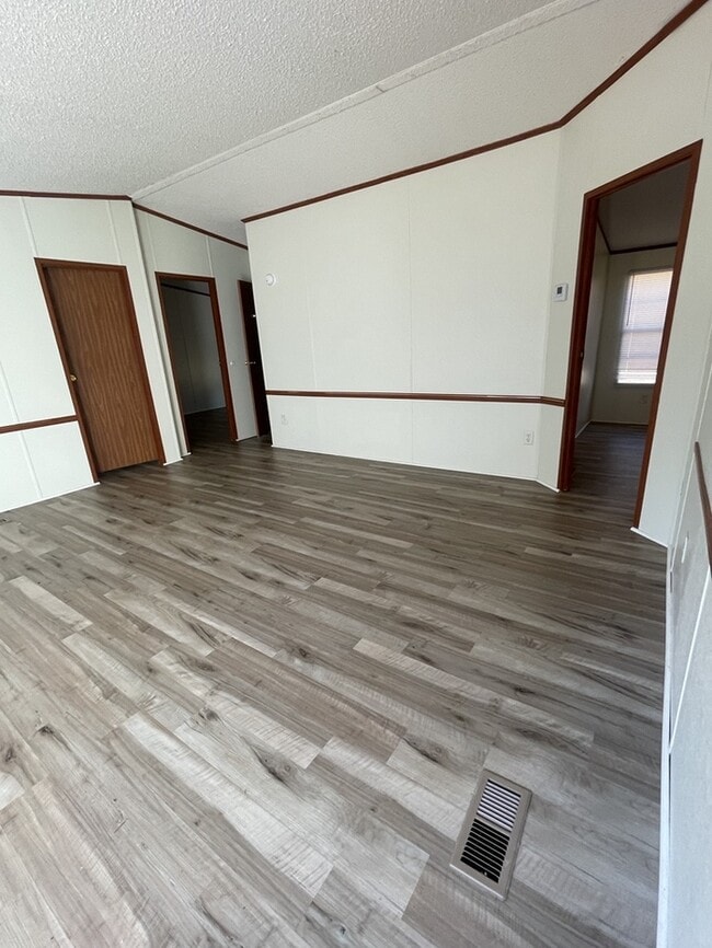 421 Brown Farm Rd in Seneca, SC - Building Photo - Building Photo
