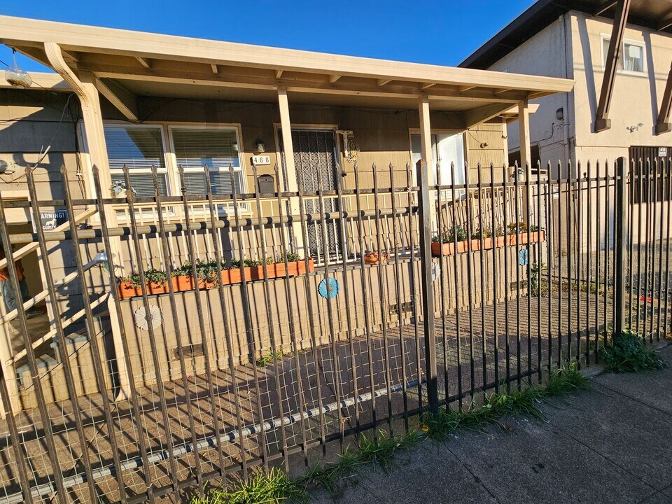 466 20th St in Richmond, CA - Building Photo