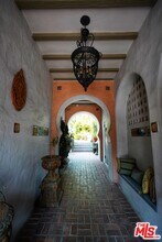 8231 Fountain Ave in West Hollywood, CA - Building Photo - Building Photo