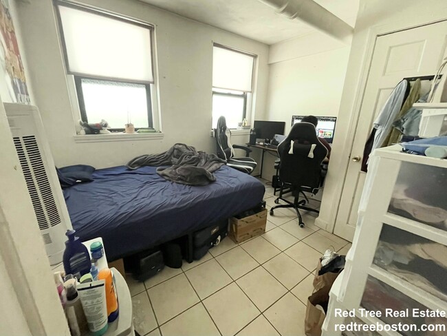 1254 Commonwealth Ave in Boston, MA - Foto de edificio - Building Photo