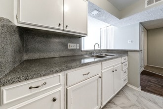 Moxie in Castle Hills, TX - Building Photo - Building Photo