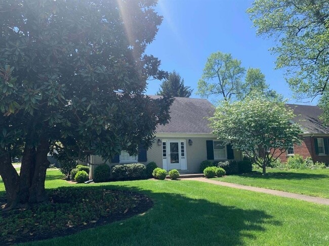 696 Berry Ln in Lexington, KY - Building Photo - Building Photo