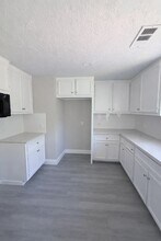 8115 Redfern Dr in Houston, TX - Building Photo - Building Photo
