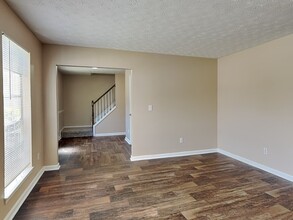 6536 Eastbriar Dr in Lithonia, GA - Building Photo - Building Photo