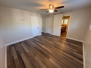 445 N O'Farrell Ct in Visalia, CA - Building Photo - Building Photo