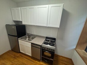 462 9th Ave in New York, NY - Building Photo - Building Photo