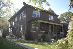 518 E 1st St in Bloomington, IN - Building Photo