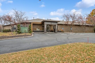 Reserve Eden Prairie in Eden Prairie, MN - Foto de edificio - Building Photo