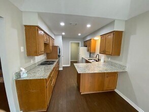 1127 Bent Oaks Dr in Denton, TX - Building Photo - Building Photo