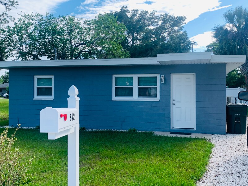 342 N Charles St in Daytona Beach, FL - Building Photo