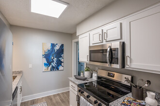 Reserve at Drakes Creek in Hendersonville, TN - Building Photo - Interior Photo