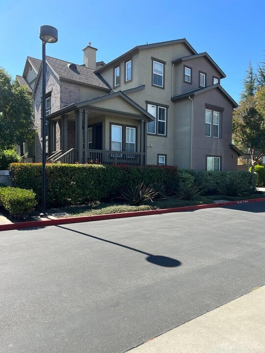 11 Royal Oak Ct in Mountain View, CA - Building Photo