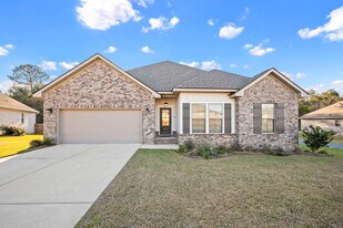176 Ornate Ave in Fairhope, AL - Building Photo