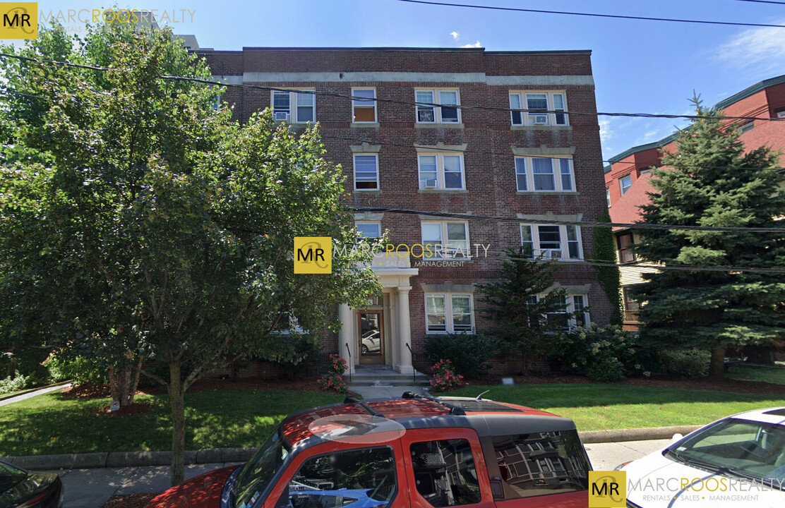 92 Maple St, Unit 3 in Boston, MA - Foto de edificio