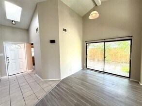 6010 Hollyleaf Dr in Arlington, TX - Building Photo - Building Photo