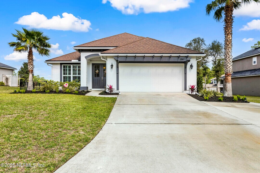 1941 Elks Path Ln in Green Cove Springs, FL - Building Photo