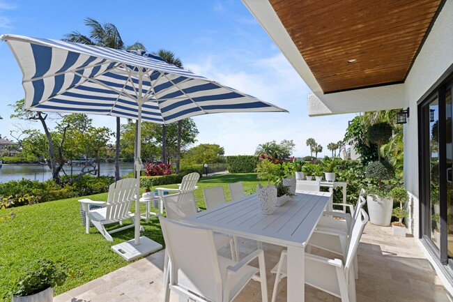 3474 S Ocean Blvd in Palm Beach, FL - Building Photo - Building Photo