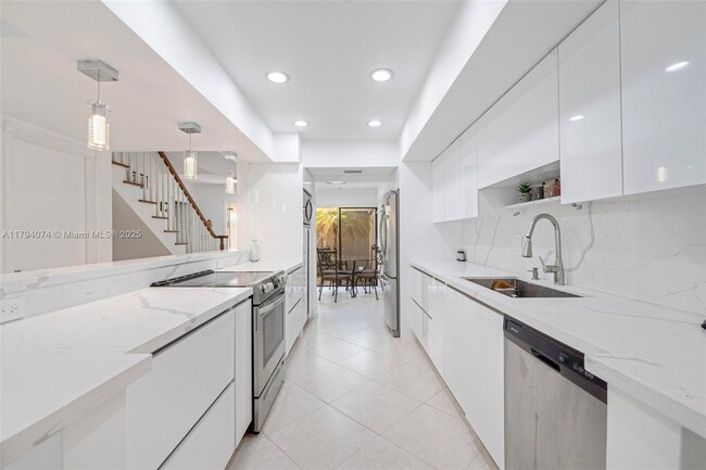 property at 2305 St Andrews Rd